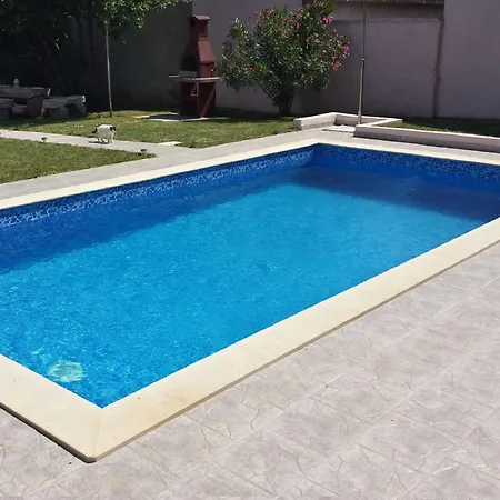 Сasa de vacaciones House Alba